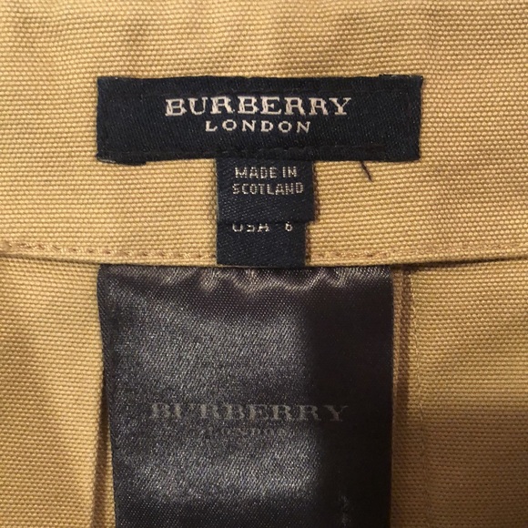 Burberry pleated skirt with belt - Picture 4 of 11